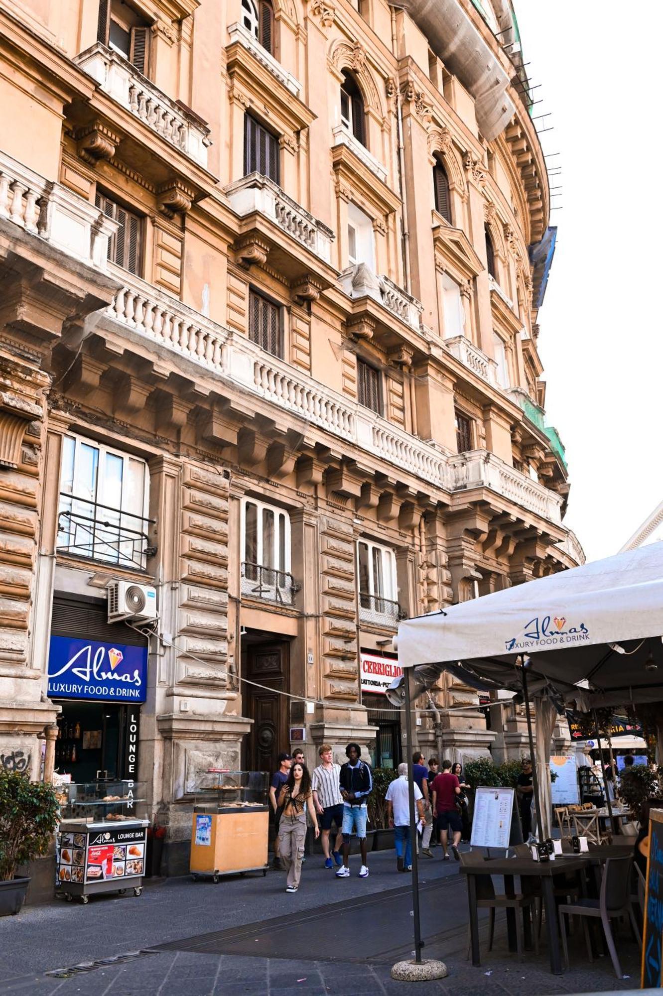 B&B Bovio Square XIV Naples Exterior photo